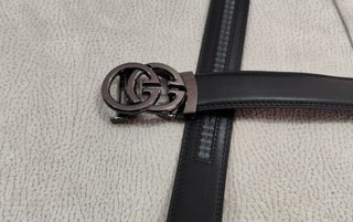 Cinturón Negro con Hebilla Plateada de 130 cm