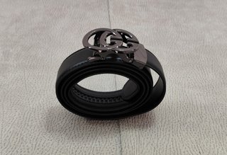 Cinturón Negro con Hebilla Plateada de 130 cm