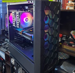 Gaming Rtx 5060 Ryzen 7-8700 16GB Ddr5 SSD