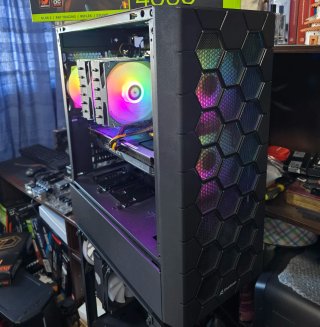 Gaming Rtx 5060 Ryzen 7-8700 16GB Ddr5 SSD