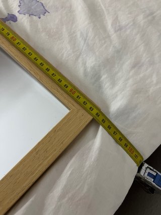 Espejo de madera con marco beige