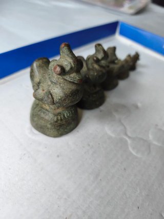 Lote de 5 Pesos de Opio Birmanos de Bronce