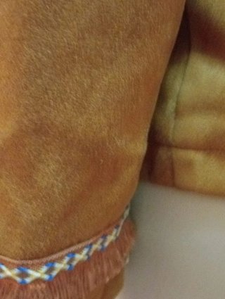 Chaqueta de antelina con detalles étnicos