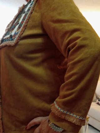Chaqueta de antelina con detalles étnicos