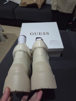 Botines Guess Yia Beige Talla 40