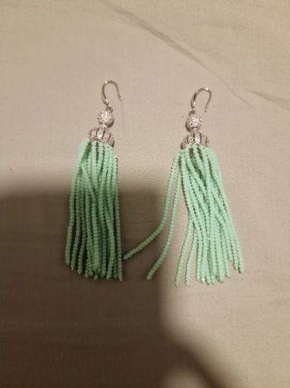 Pendientes largos de abalorios verdes