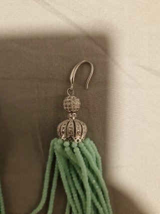 Pendientes largos de abalorios verdes
