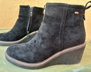 Botines de ante negros