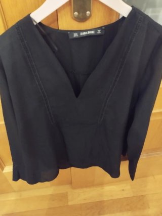 Blusa Negra Zara con Abertura