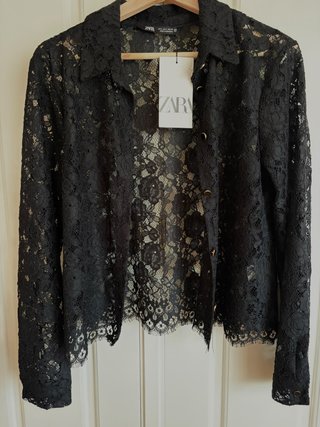 Camisa de encaje negra Zara