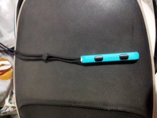 Accesorio consola azul con correa