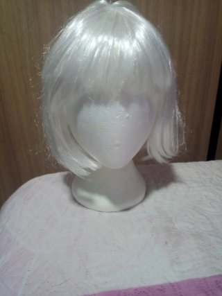 Peluca blanca corta