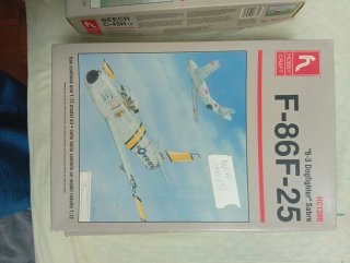 Maqueta F-86F-25 Dogfighter Sabre HC1390