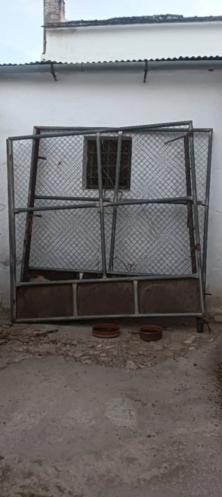 Puertas metálicas finca 2.5x2.5m