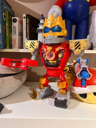 Treasure X Robots Gold Mega Treasure Bot
