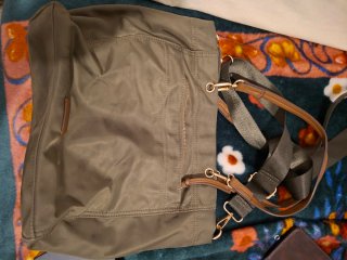 Bolso verde y marrón