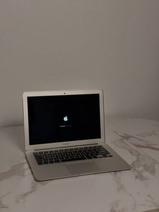 MacBook Air 13” 8GB 128GB SSD Gris Model A1466
