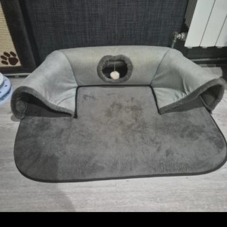 Túnel para gatos con alfombra