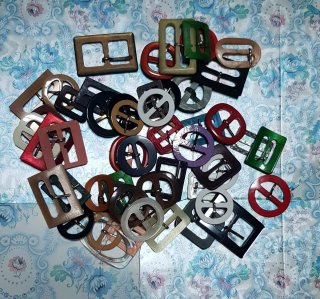 fibbie vintage assortite per cinture borse e sarto