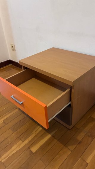 Cajonera de madera con dos cajones