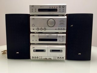 Equipo Hifi JVC con amplificador y altavoces
