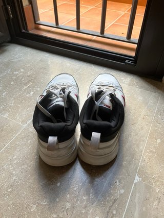 Zapatillas Nike Blancas y Negras