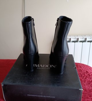 Botines de cuña negros Primadonna Talla 38 y 39