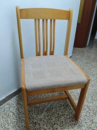 Regalo 4 Sillas de Comedor de Madera