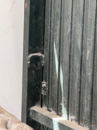 Puerta de Hierro Corredera con Guía y rodillo