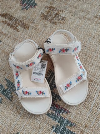 Sandalias Zara