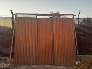 Puerta de garaje metálica