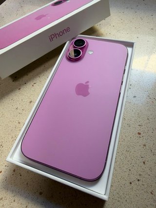 iPhone 16 Morado