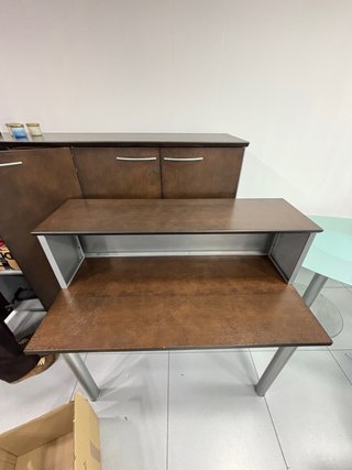 Mesa/recibidor oficina madera y metal