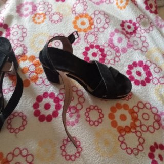Zapatos de tacón negros