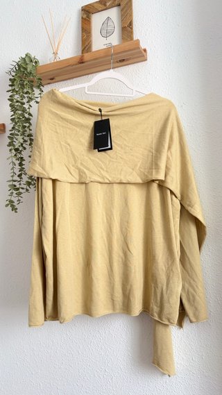 Top Massimo Dutti fluido asimétrico amarillo