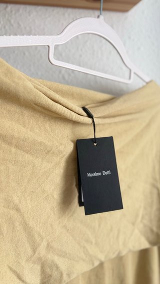 Top Massimo Dutti fluido asimétrico amarillo