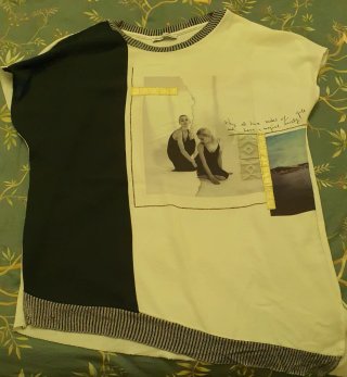 Camiseta Zara Estampada . En buen estado.