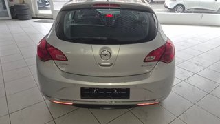 Opel Astra J Restyling 2014 diesel 100.000 km