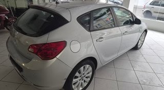 Opel Astra J Restyling 2014 diesel 100.000 km