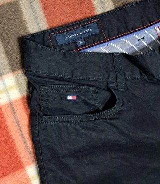 Tommy Hilfiger 44