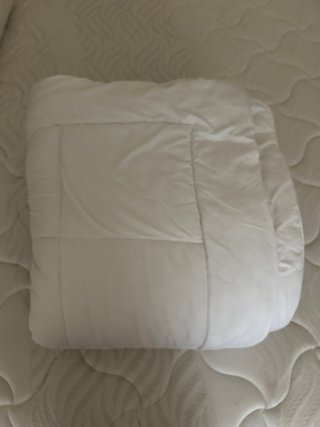 Edredón blanco King Size acolchado