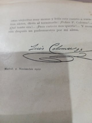 Un libro antiguo Pelusa cuento infantil