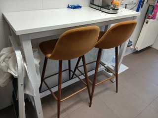 Mesa Alta con 2 Taburetes