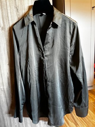 Camisa Satinada Verde Oscuro