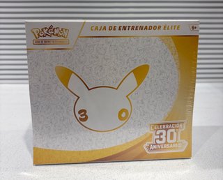 Caja de Entrenador Élite Pokémon 30 Aniversario