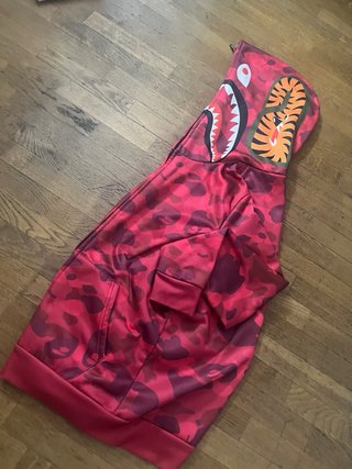 Sudadera BAPE Roja Camuflaje Tiburón