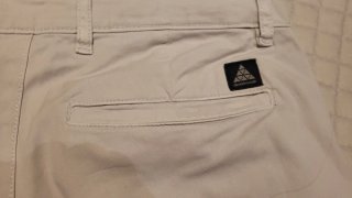 Pantalón color crudo Zara