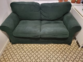 Sofá verde de tela