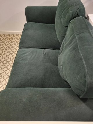 Sofá verde de tela