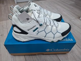 Deportivas Columbia Blancas y Negras